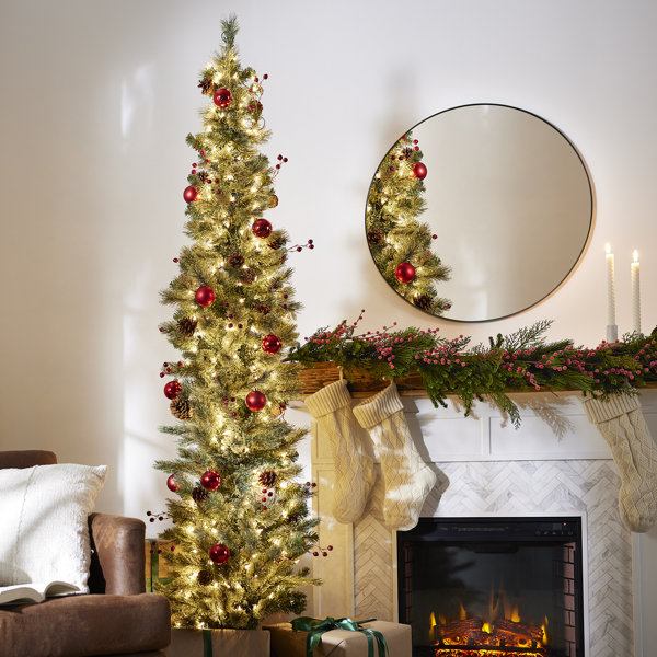 Polygroup Trading Ltd Home Heritage 9 Foot PreLit Artificial Stanley